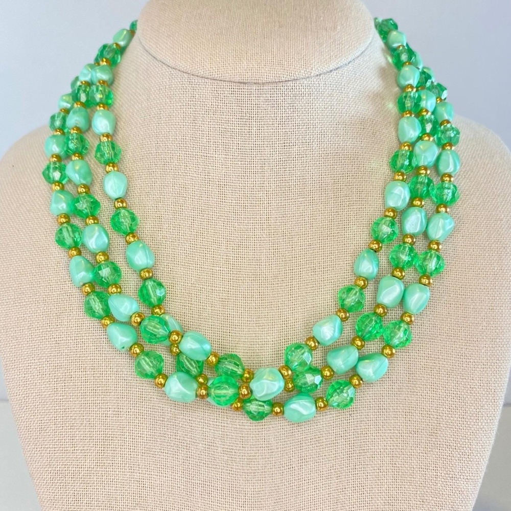 Vintage Green Faceted Bead Long Strand Flapper Necklace Gold Tone 56" Costume